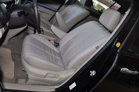 2013款马自达MAZDA8