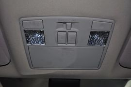 2013款马自达MAZDA8