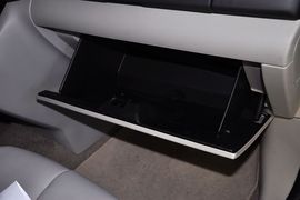 2013款马自达MAZDA8