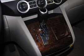 2013款马自达MAZDA8
