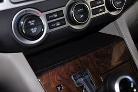 2013款马自达MAZDA8
