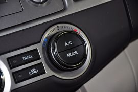 2013款马自达MAZDA8