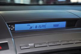 2013款马自达MAZDA8