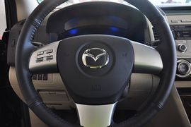 2013款马自达MAZDA8