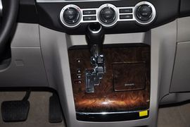 2013款马自达MAZDA8