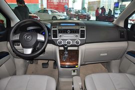 2013款马自达MAZDA8
