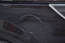 2013款马自达MAZDA8