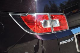 2013款马自达MAZDA8