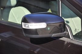 2013款马自达MAZDA8
