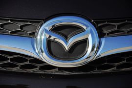2013款马自达MAZDA8