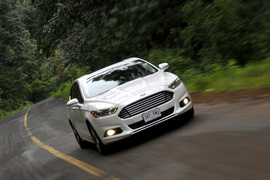 2013款福特蒙迪欧海外试驾实拍