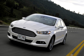 2013款福特蒙迪欧海外试驾实拍