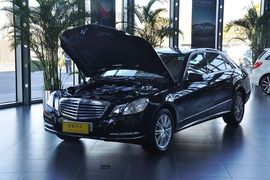 2013款奔驰E260L优雅型