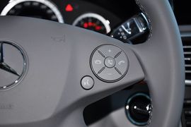 2013款奔驰E260L优雅型