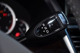 2013款奔驰E260L优雅型