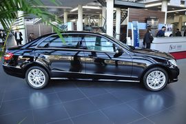 2013款奔驰E260L优雅型