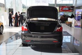 2011款现代索纳塔八2.0L
