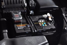 2011款现代索纳塔八2.0L