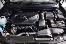 2011款现代索纳塔八2.0L
