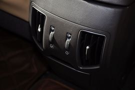 2011款现代索纳塔八2.0L