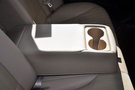 2011款现代索纳塔八2.0L