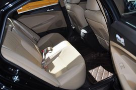 2011款现代索纳塔八2.0L