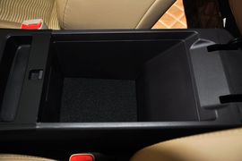 2011款现代索纳塔八2.0L