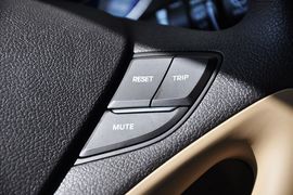 2011款现代索纳塔八2.0L