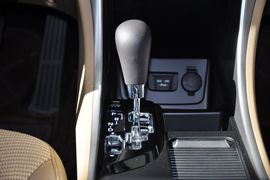 2011款现代索纳塔八2.0L