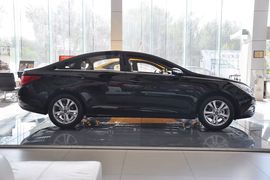 2011款现代索纳塔八2.0L