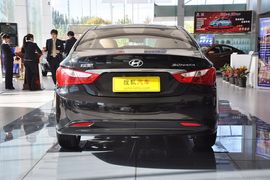 2011款现代索纳塔八2.0L