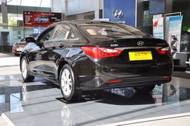 2011款现代索纳塔八2.0L