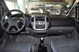 2013款东风风行菱智2.0L