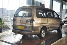 2013款东风风行菱智2.0L