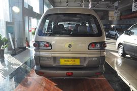 2013款东风风行菱智2.0L