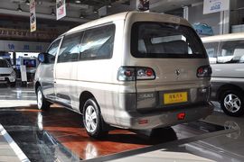 2013款东风风行菱智2.0L