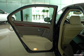 2010款讴歌RL实拍