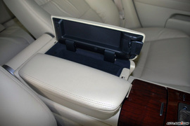 2010款讴歌RL实拍