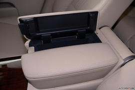 2010款讴歌RL实拍