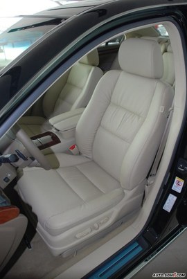 2010款讴歌RL实拍