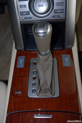 2010款讴歌RL实拍