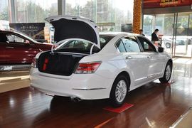 2013款本田雅阁2.0L