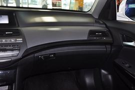 2013款本田雅阁2.0L
