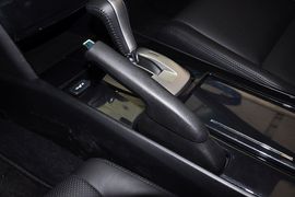 2013款本田雅阁2.0L