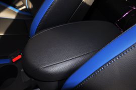 2012款现代飞思Veloster