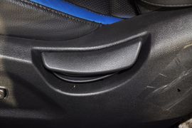 2012款现代飞思Veloster