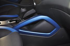 2012款现代飞思Veloster