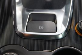 2012广州车展国产标致3008对比国产劲炫