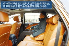 哈弗H8对比纳智捷大7