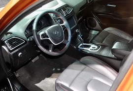 2013款比亚迪思锐VS北汽绅宝